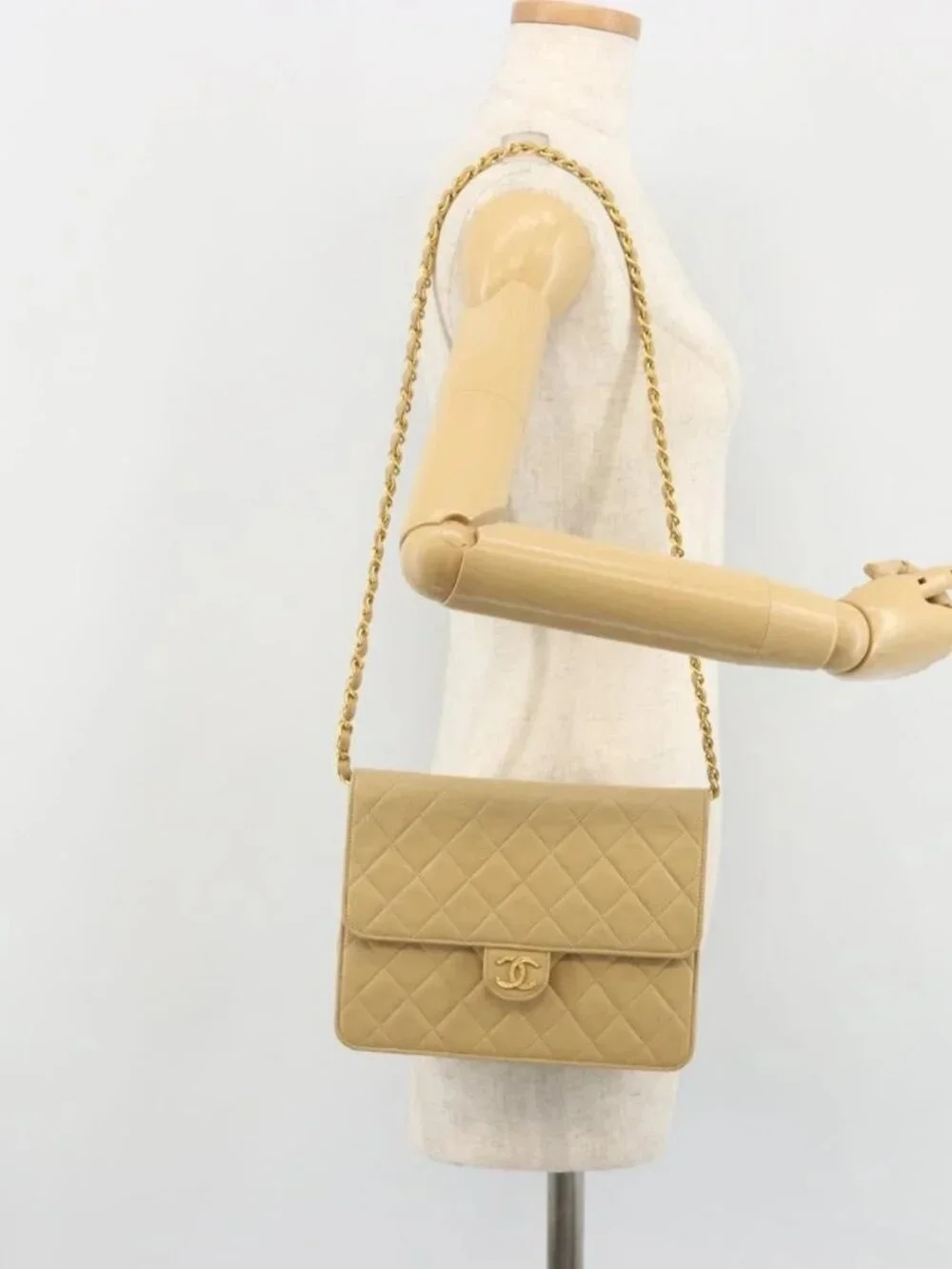 CHANEL Matelasse Chain Shoulder Bag Lamb Skin Beige Gold CC Auth 188721